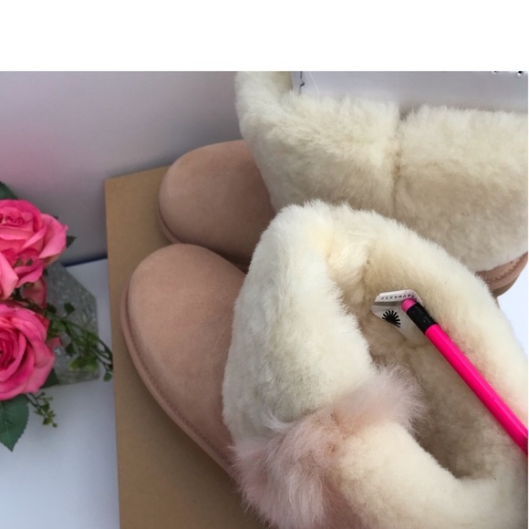 NWB UGG AUTHENTIC CLASSIC MINI FUR WISP BOOT | WOMEN’s 10 - Picture 16 of 16